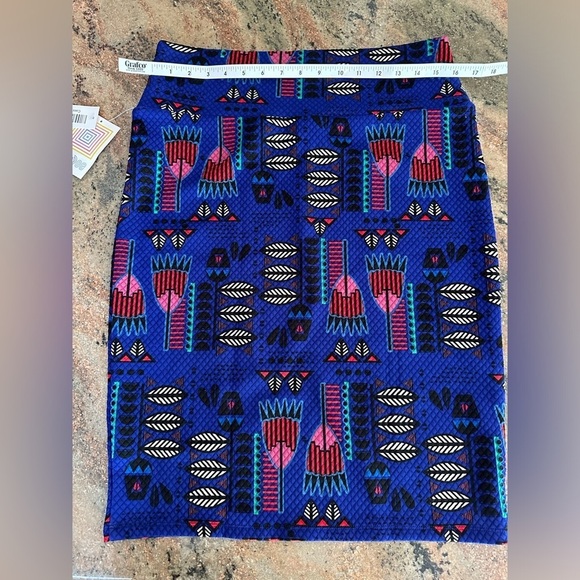 LulaRoe midi pencil skirt form fitting stretch blue red black size large - Picture 1 of 4